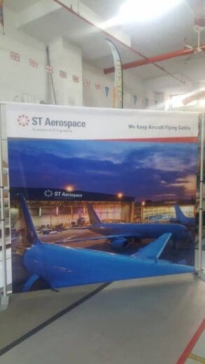 Portable backdrop for exhibition