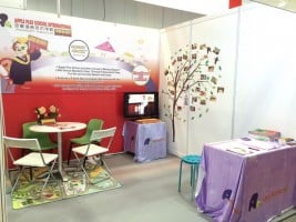 Foam board paste on exhibition panel