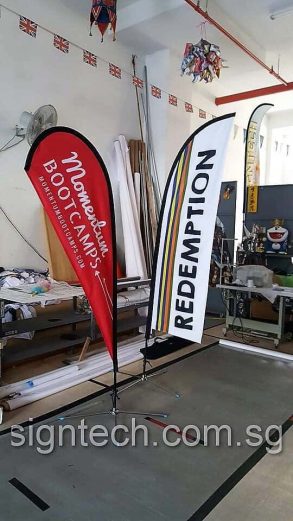 2.2m Teardrop banner and 2.5m Feather flag