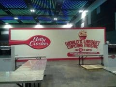 30 x 10ft standing backdrop act as partition