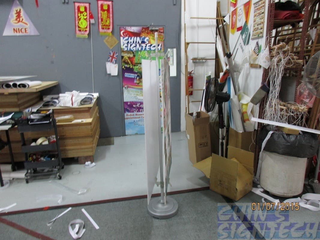 Portable Clip Pole display Stands