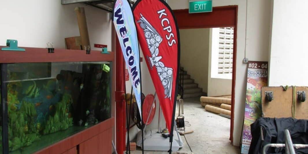 2.2m Teardrop flying banner on metal stand 2.2m Teardrop flying banner on metal stand
