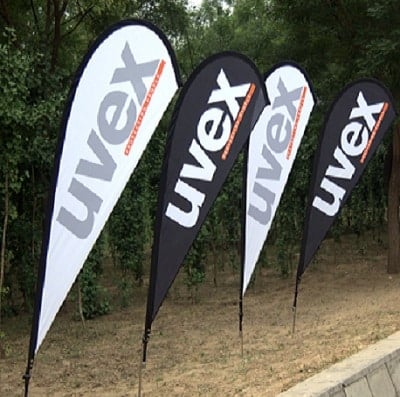 outdoor teardrop flags