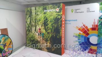 portable Pop Up display 3 x3 for road show - Merrell - size 2.25 x 2.25m