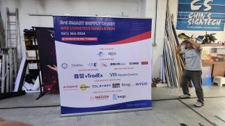 2 x 2m Pull up banner