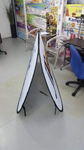 Pop Out A Frame Banner side view